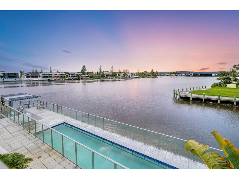 209/30 Paradise Island, Surfers Paradise QLD 4217