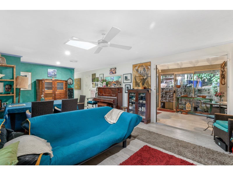 31 Forrest Avenue, Molendinar QLD 4214