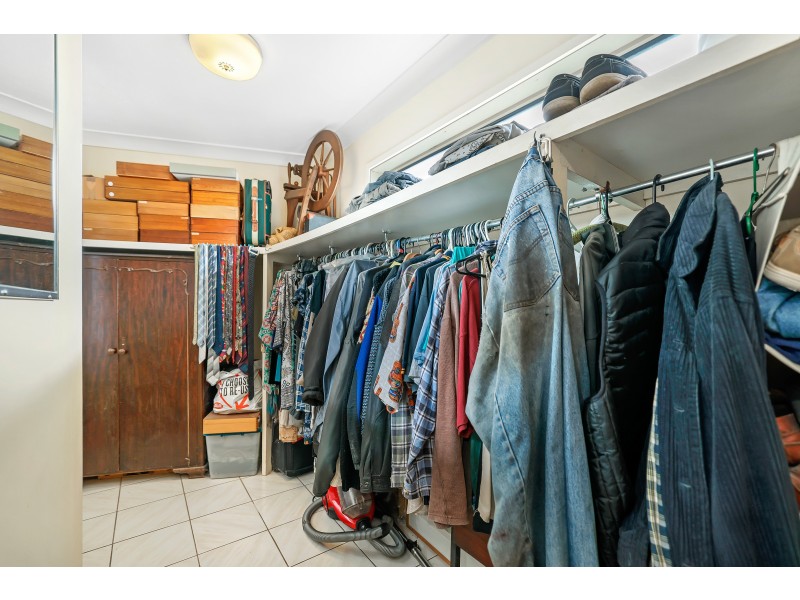31 Forrest Avenue, Molendinar QLD 4214