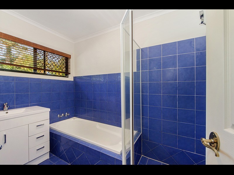 26 Melody Street, Mermaid Waters QLD 4218