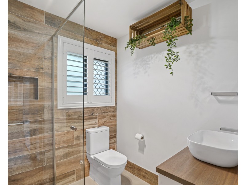 4/148 Frank Street, Labrador QLD 4215