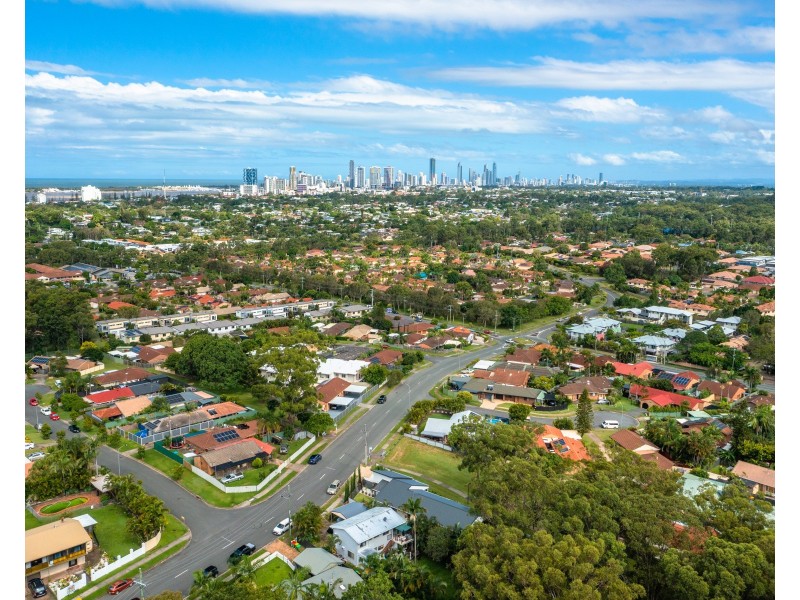 62 Usher Avenue, Labrador QLD 4215