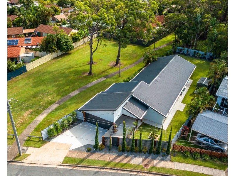62 Usher Avenue, Labrador QLD 4215