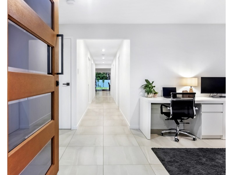 62 Usher Avenue, Labrador QLD 4215