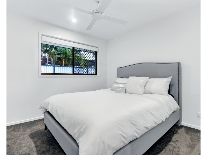 62 Usher Avenue, Labrador QLD 4215