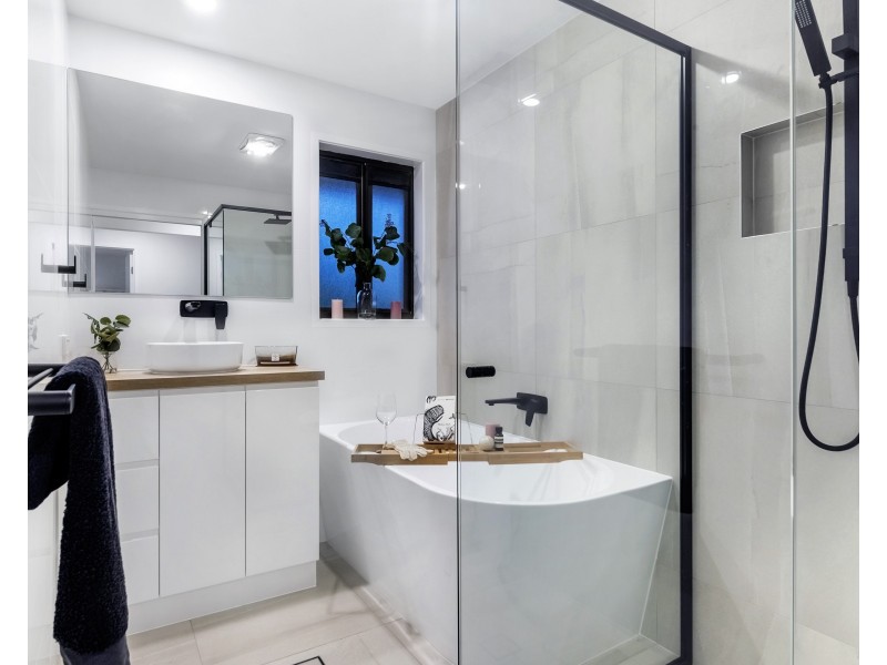 62 Usher Avenue, Labrador QLD 4215