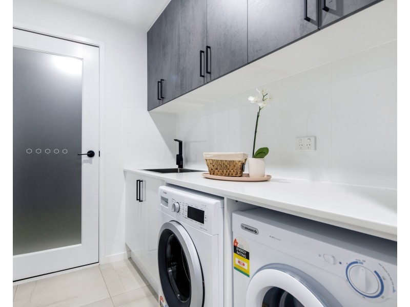 62 Usher Avenue, Labrador QLD 4215