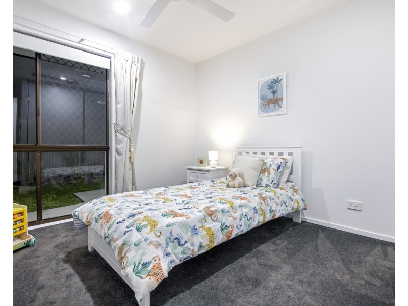 62 Usher Avenue, Labrador QLD 4215