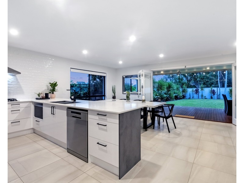 62 Usher Avenue, Labrador QLD 4215