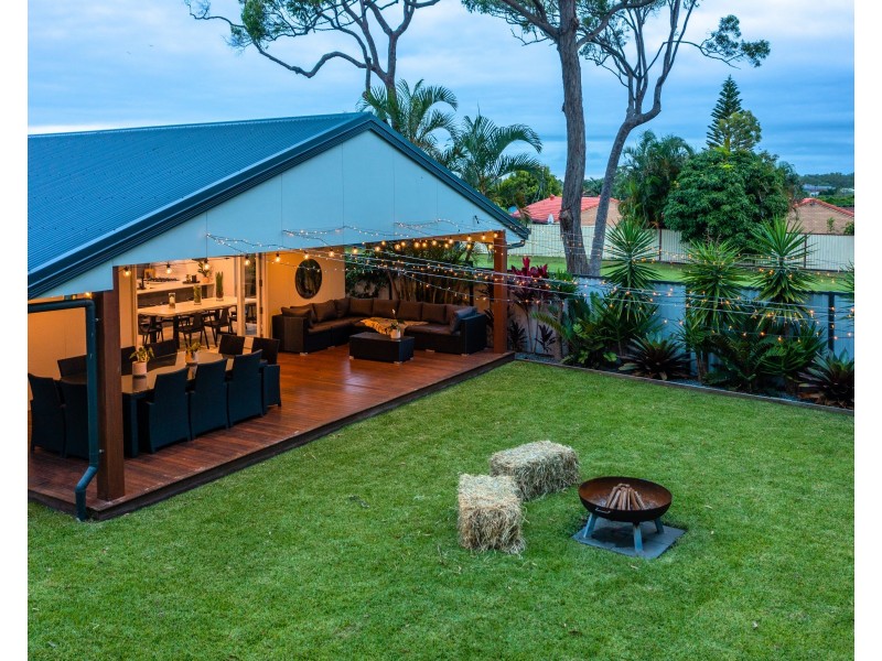 62 Usher Avenue, Labrador QLD 4215