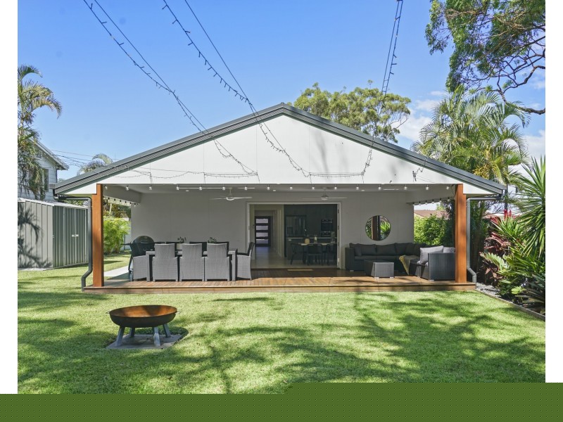 62 Usher Avenue, Labrador QLD 4215