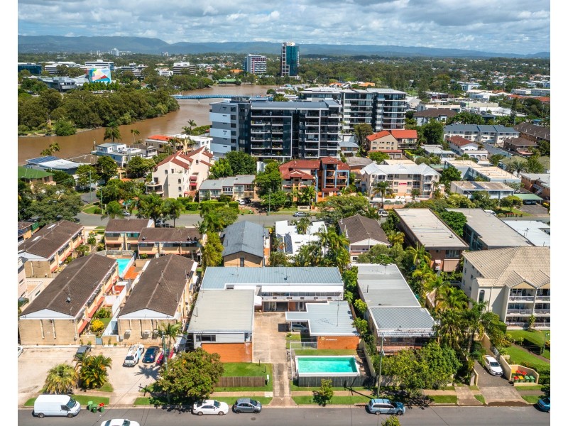 1/10 Stanhill Drive, Chevron Island QLD 4217
