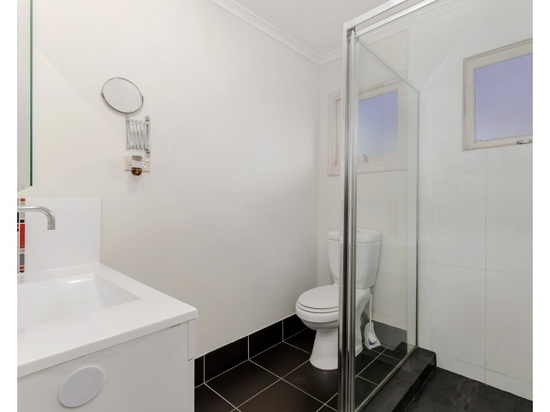 1/10 Stanhill Drive, Chevron Island QLD 4217