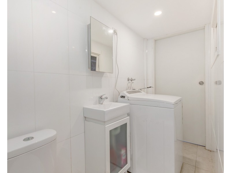1/10 Stanhill Drive, Chevron Island QLD 4217