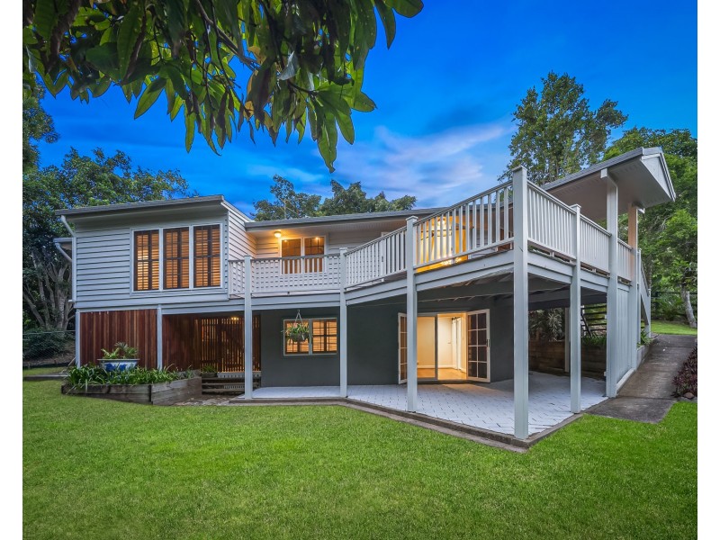 13 Shannan Place, Kenmore Hills QLD 4069