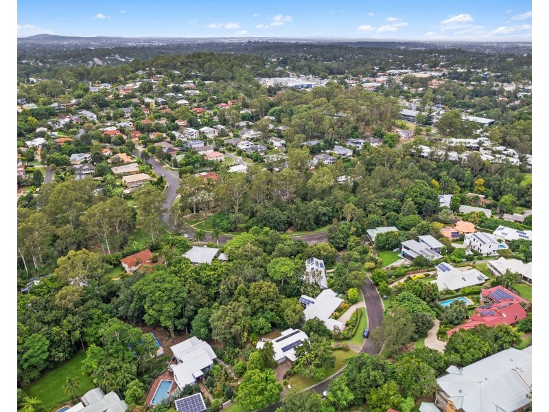 13 Shannan Place, Kenmore Hills QLD 4069