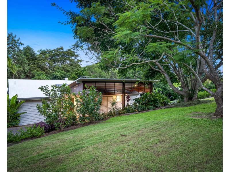 13 Shannan Place, Kenmore Hills QLD 4069