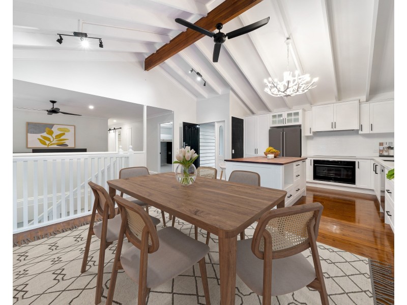 13 Shannan Place, Kenmore Hills QLD 4069