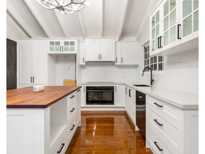 13 Shannan Place, Kenmore Hills QLD 4069