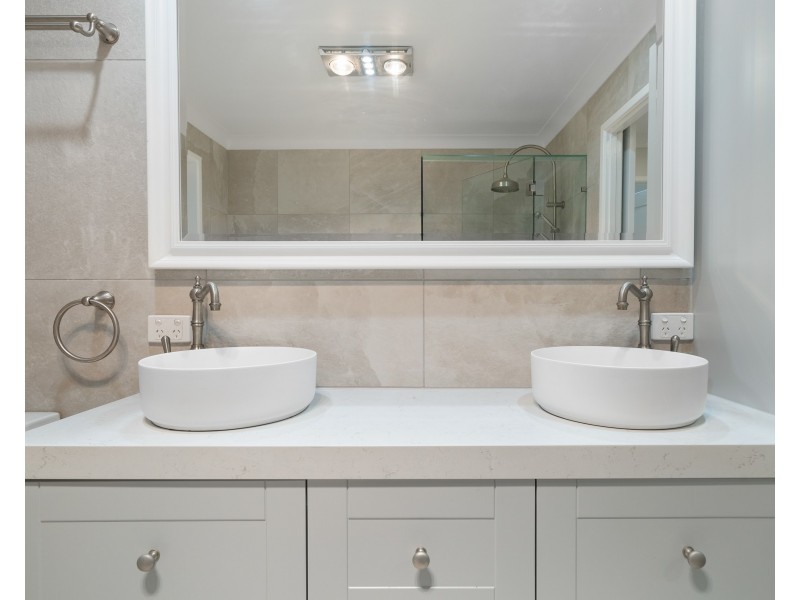 13 Shannan Place, Kenmore Hills QLD 4069