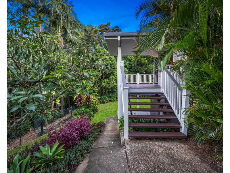 13 Shannan Place, Kenmore Hills QLD 4069