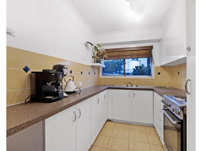 9/3 Proud Street, Labrador QLD 4215