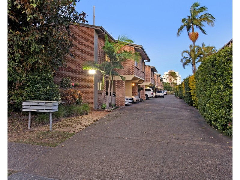 9/3 Proud Street, Labrador QLD 4215
