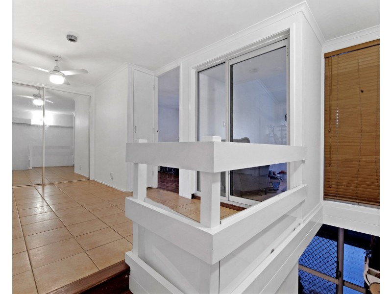 9/3 Proud Street, Labrador QLD 4215