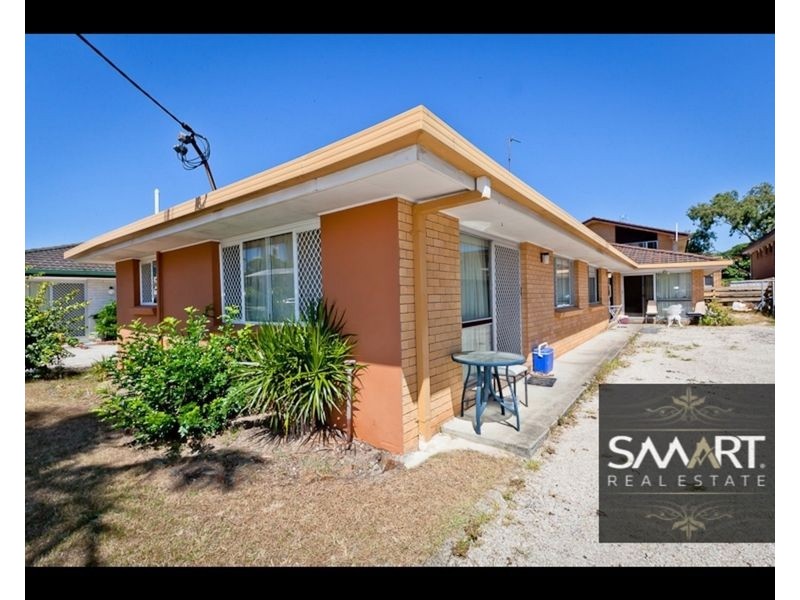 2/20 Parneno Street, Chevron Island QLD 4217