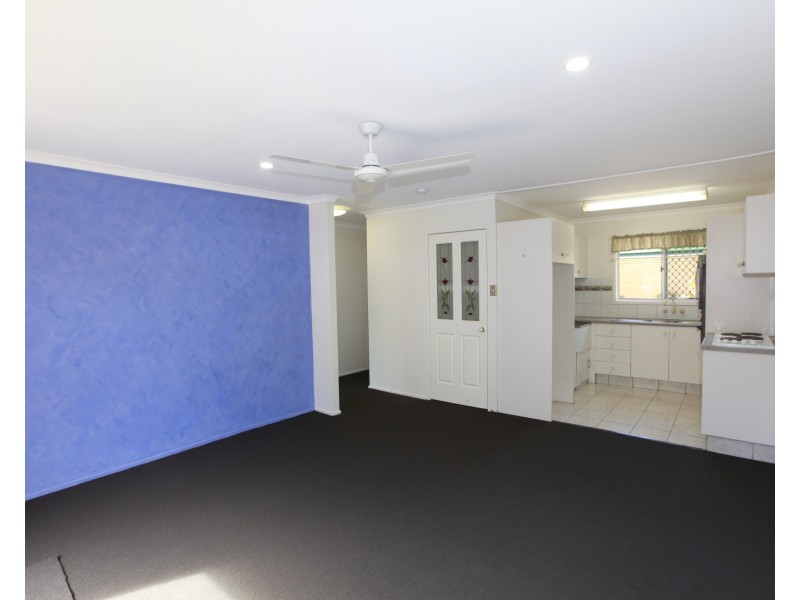 2/20 Parneno Street, Chevron Island QLD 4217