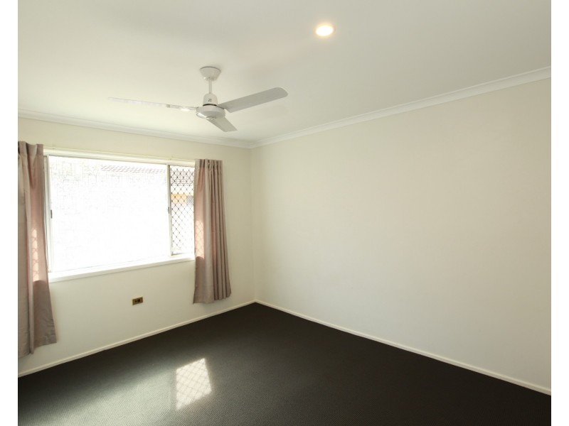 2/20 Parneno Street, Chevron Island QLD 4217