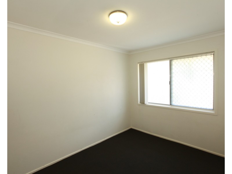 2/20 Parneno Street, Chevron Island QLD 4217