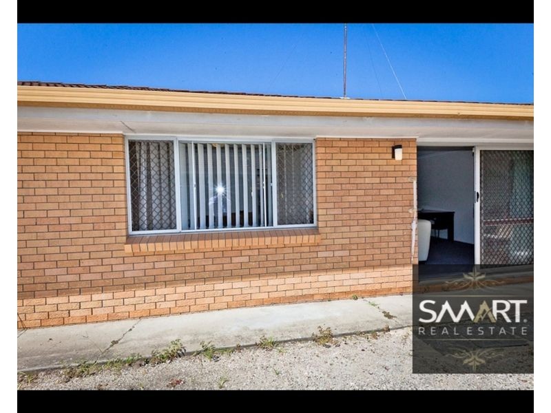 2/20 Parneno Street, Chevron Island QLD 4217