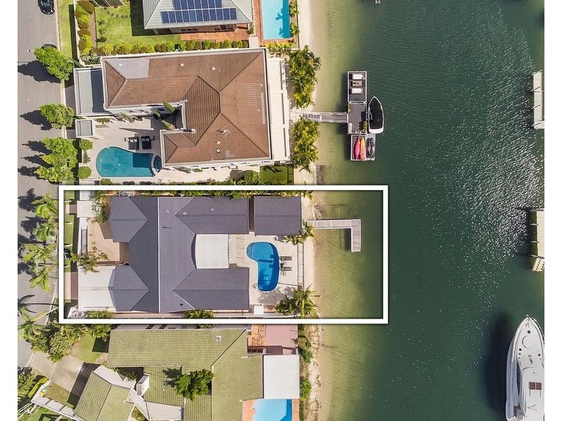 8 Buccaneer Court, Paradise Waters QLD 4217