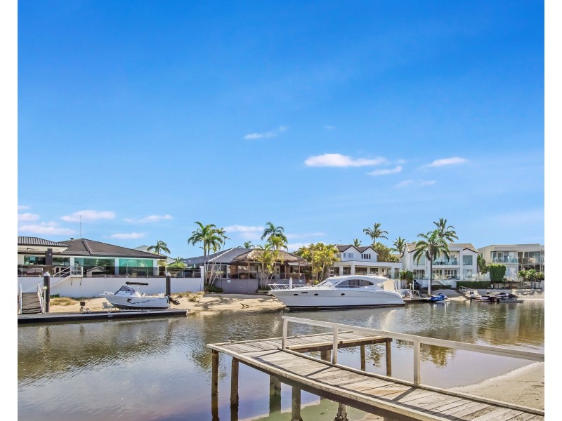 8 Buccaneer Court, Paradise Waters QLD 4217