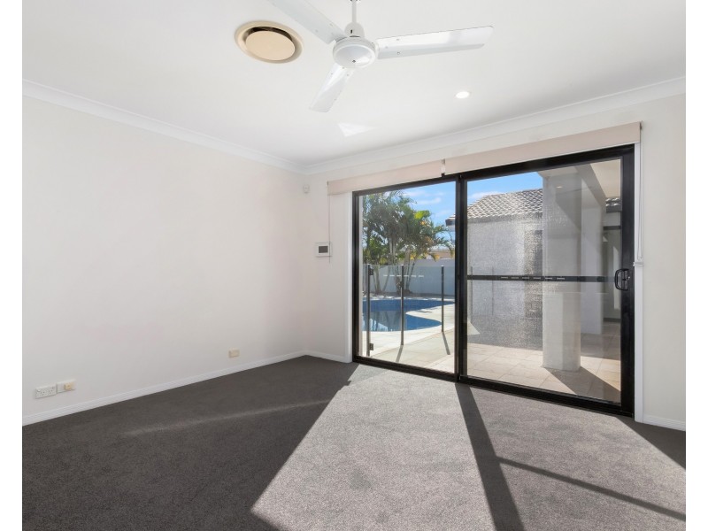 8 Buccaneer Court, Paradise Waters QLD 4217