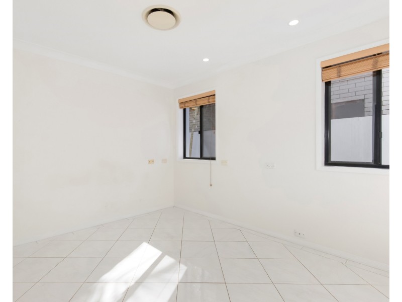 8 Buccaneer Court, Paradise Waters QLD 4217