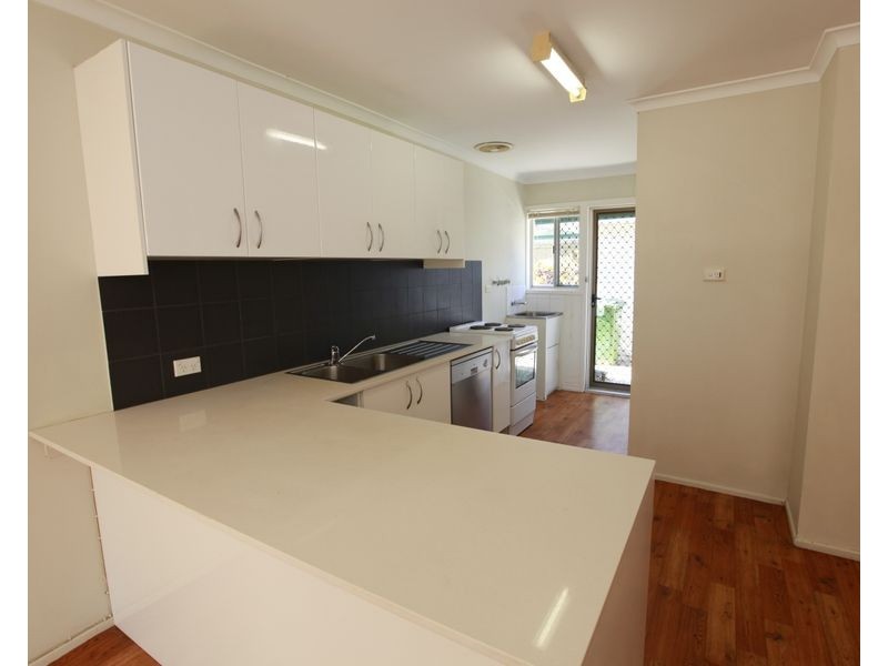 3/20 Parneno Street, Chevron Island QLD 4217