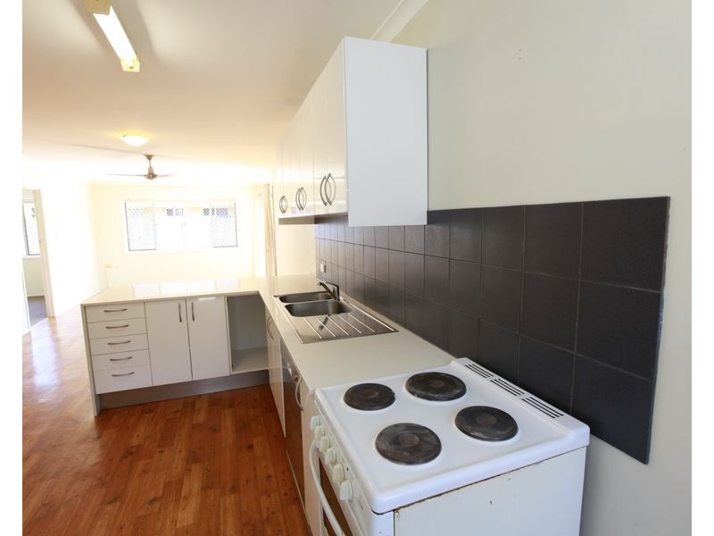 3/20 Parneno Street, Chevron Island QLD 4217