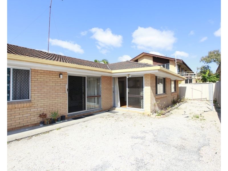 3/20 Parneno Street, Chevron Island QLD 4217