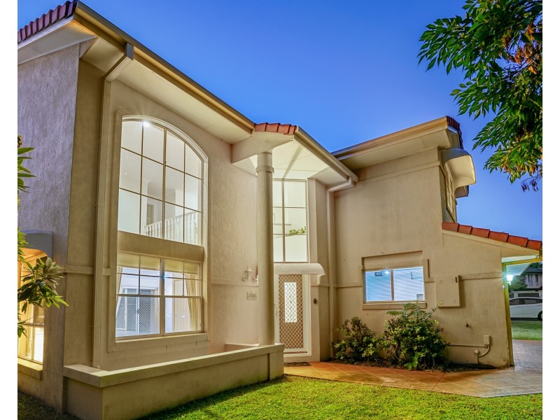 2 Clear River Boulevard, Ashmore QLD 4214