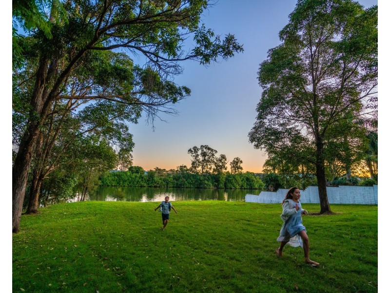 2 Clear River Boulevard, Ashmore QLD 4214
