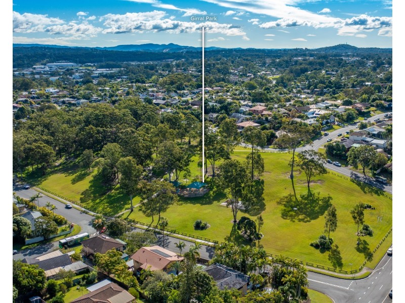 17 Kallaroo Cres, Ashmore QLD 4214