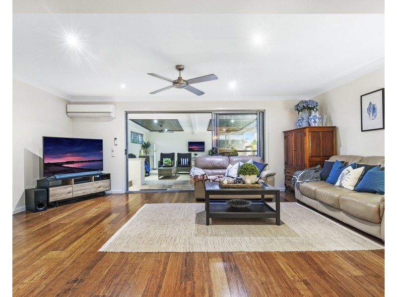 17 Kallaroo Cres, Ashmore QLD 4214