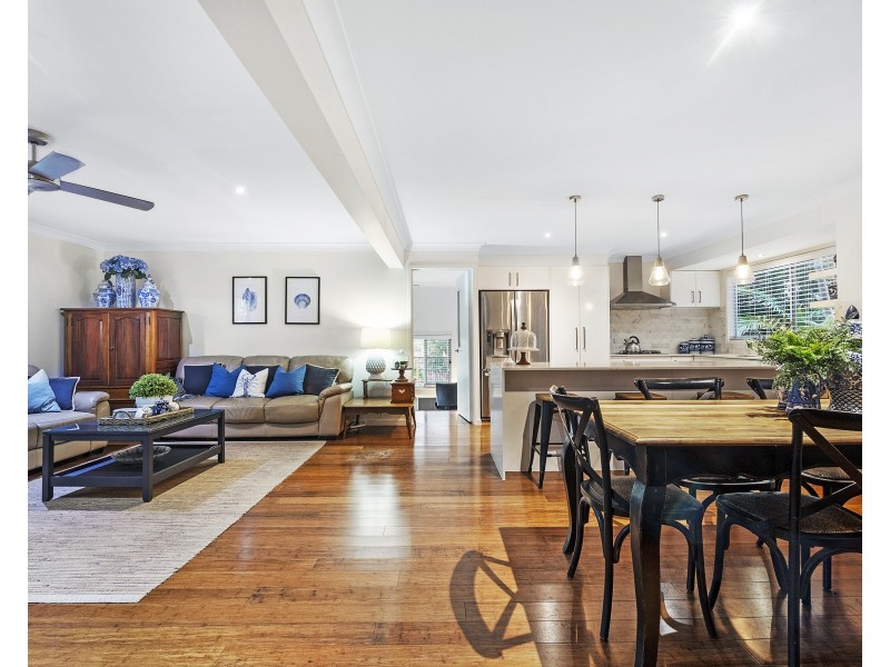 17 Kallaroo Cres, Ashmore QLD 4214