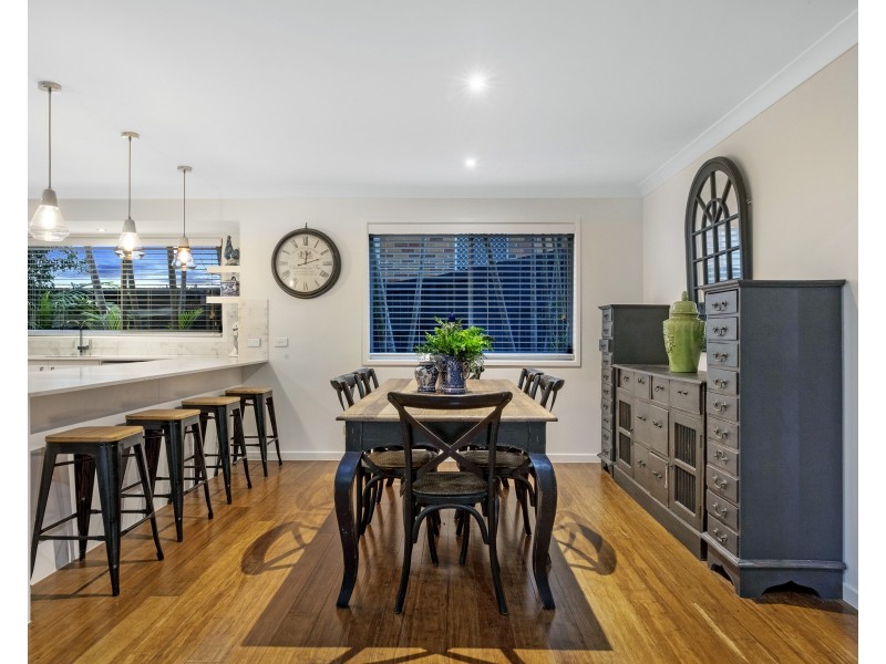 17 Kallaroo Cres, Ashmore QLD 4214
