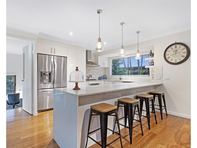 17 Kallaroo Cres, Ashmore QLD 4214
