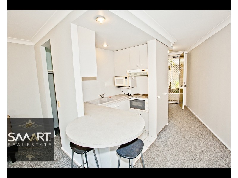 5/15 Weemala Street, Chevron Island QLD 4217