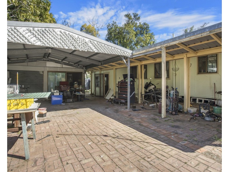 113 Main Street, Park Avenue QLD 4701