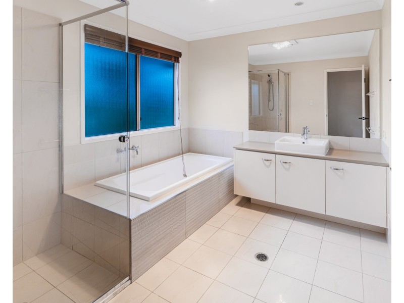 1 Cabriolet Court, Upper Coomera QLD 4209